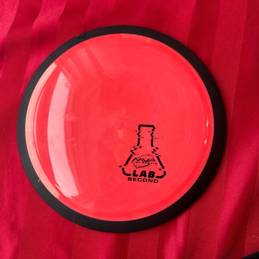 MVP/axiom Neutron Relativity - Lab 2nd disc golf Black rim mvp. Colour rim axiom